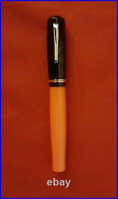 Beautiful Delta 366 Fountain Pen With 18 K Gold Fine Point Nib. Superb Condition