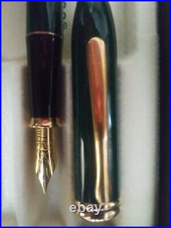 Cross Townsend Green Marble Fountain Pen 18k Gold Nib Fine point