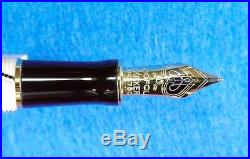Parker Duofold fountain pen Black and Pearl MKIII 18k Fine point Mint