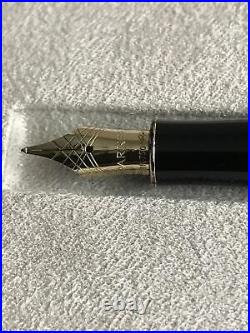 Parker Sonnet Sterling Silver Cisele Fountain Pen. NEW. Fine Point. S0808150
