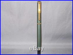 Parker Vintage 88 Matte Green Fountain Pen-fine point with converter-UK made