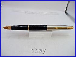 Parker Vintage Black VP fountain pen-fine point-glass converter