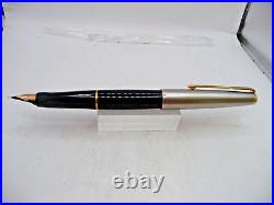 Parker Vintage Black VP fountain pen-fine point-glass converter