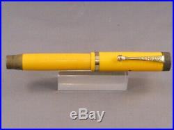 Parker Vintage Duofold Junior Fountain Pen-Yellow extra-fine point