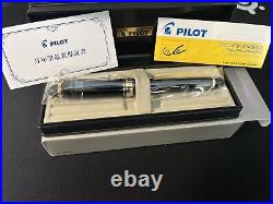 Pilot Custom 743 Fountain Pen in Black/Gold 14K Fine Point NEW in Box