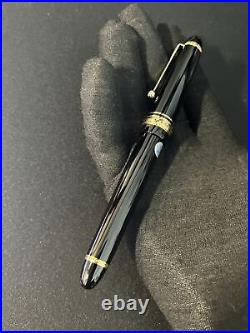 Pilot Custom 743 Fountain Pen in Black/Gold 14K Fine Point NEW in Box