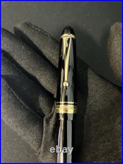 Pilot Custom 743 Fountain Pen in Black/Gold 14K Fine Point NEW in Box