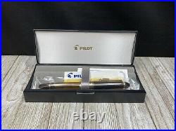 Pilot Custom 823 Fountain Pen Amber withGold Trim Fine Point