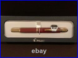 Pilot Vanishing Point Retractable Fountain Pen, Red, 18k Gold Fine Nib, 60167
