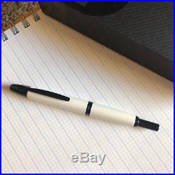 Pilot Vanishing Point White Pen with Black Trim 18K Fine Gold Nib