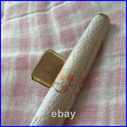 Pilot fountain pen 18K leather wrapped floral pattern fine point F white barrel