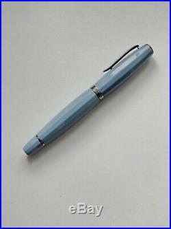 Scribo Feel Fountain Pen in Grey Blue 18kt Gold Extra Fine Point