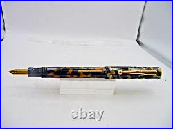 Univer by Sheaffer Vintage Flat Top Black and Pearl Fountain Pen-fine point